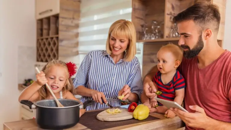 Beneficios de cocinar con los niños y en familia